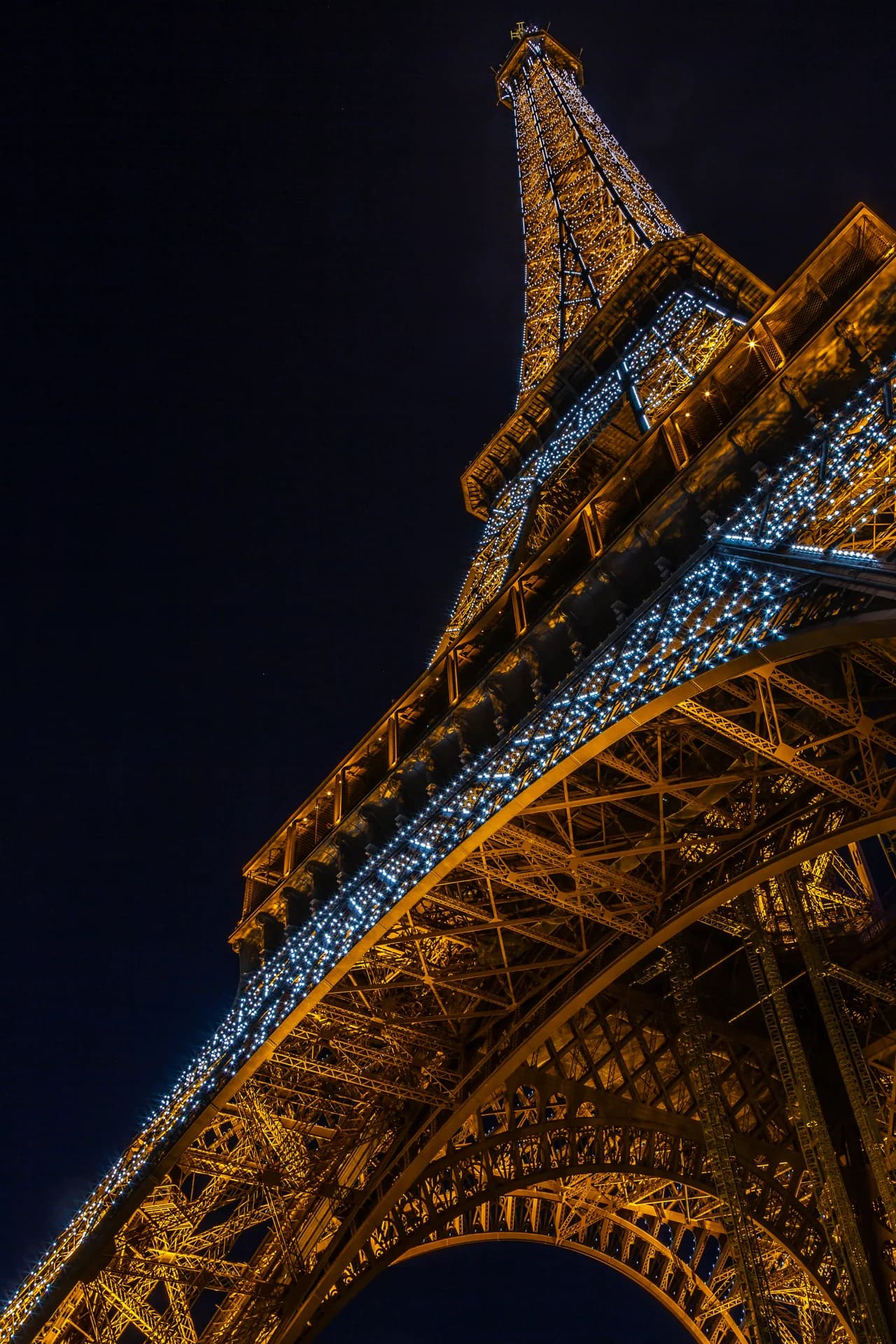 EIFFEL 01