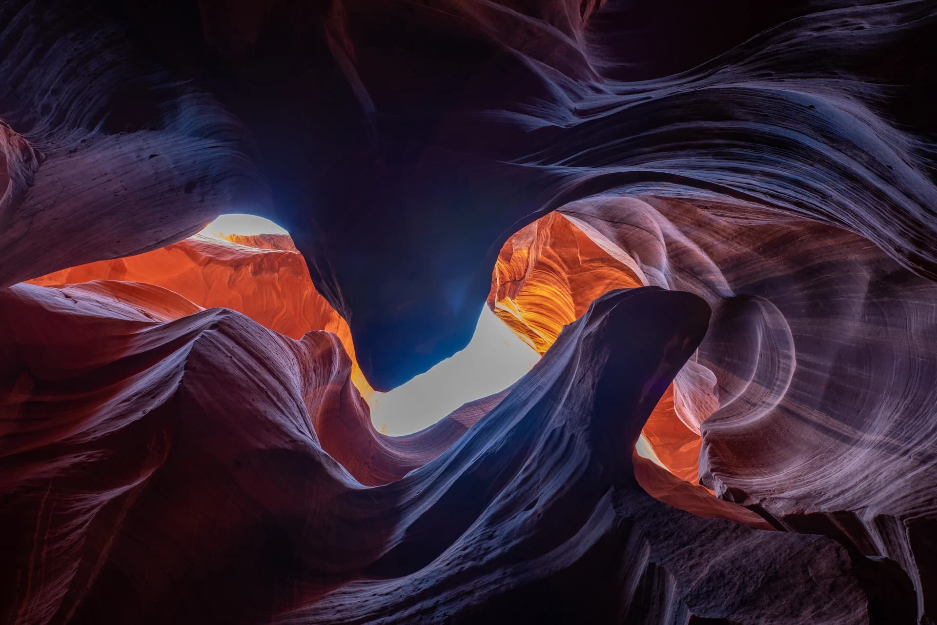 FLASH ON THE ROCKS