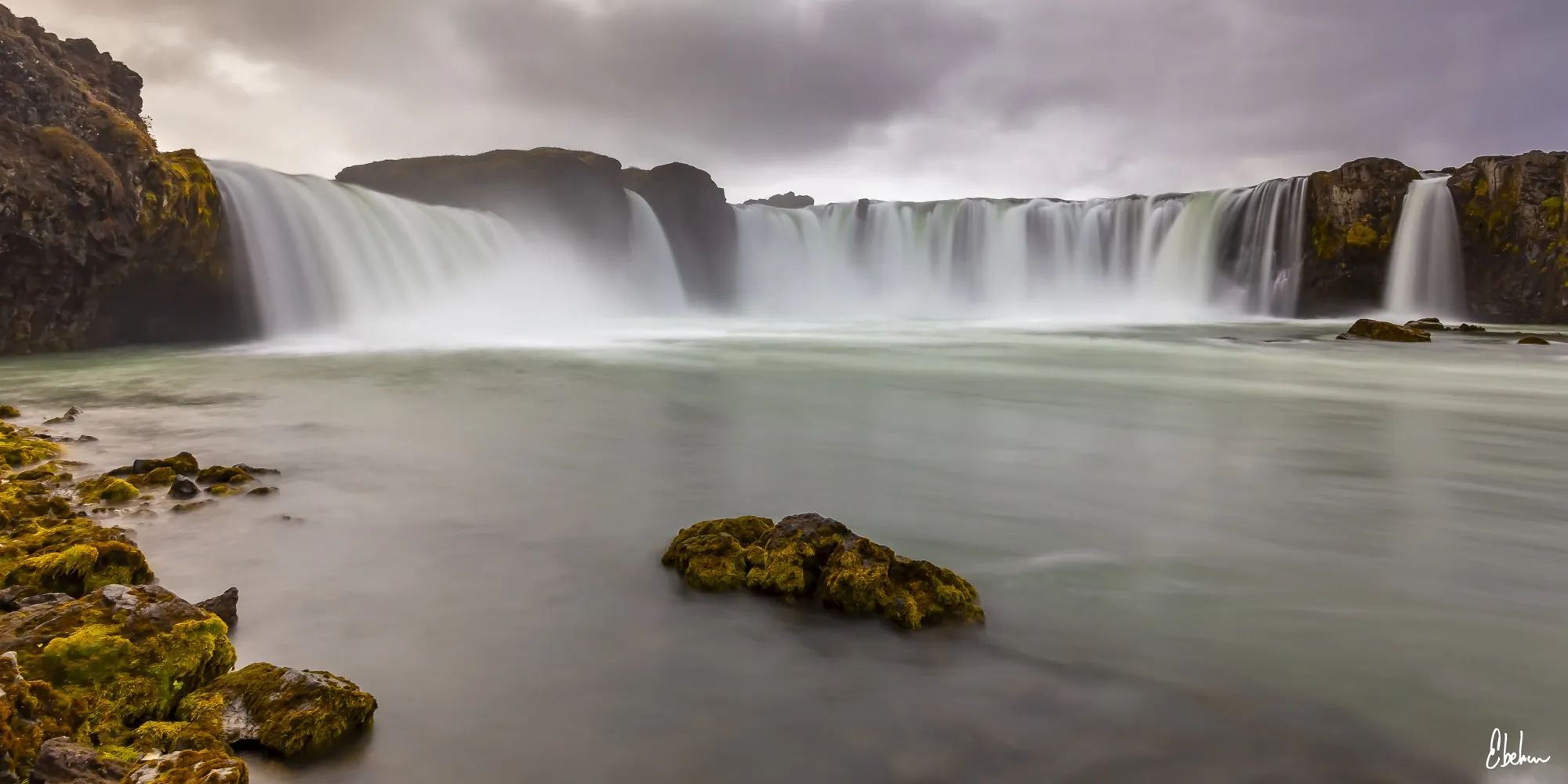 ISLANDIA 24