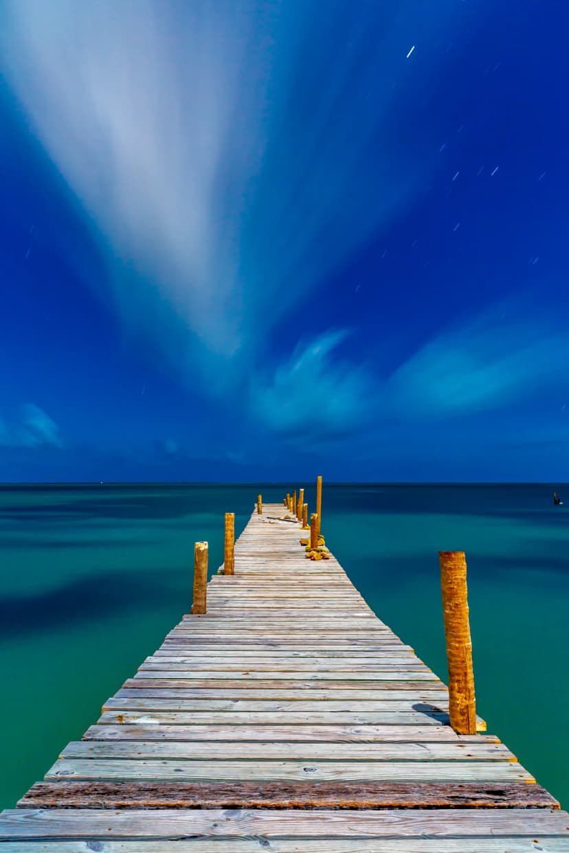 MUELLES DE SAN PEDRO AT NIGHT