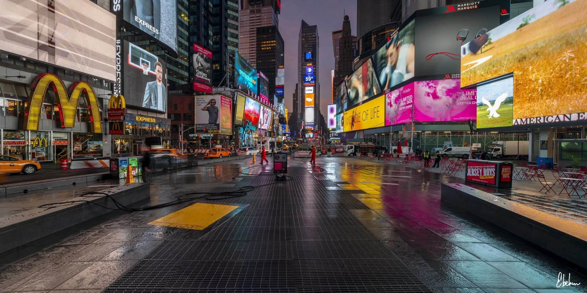 TIMES SQUARE 17